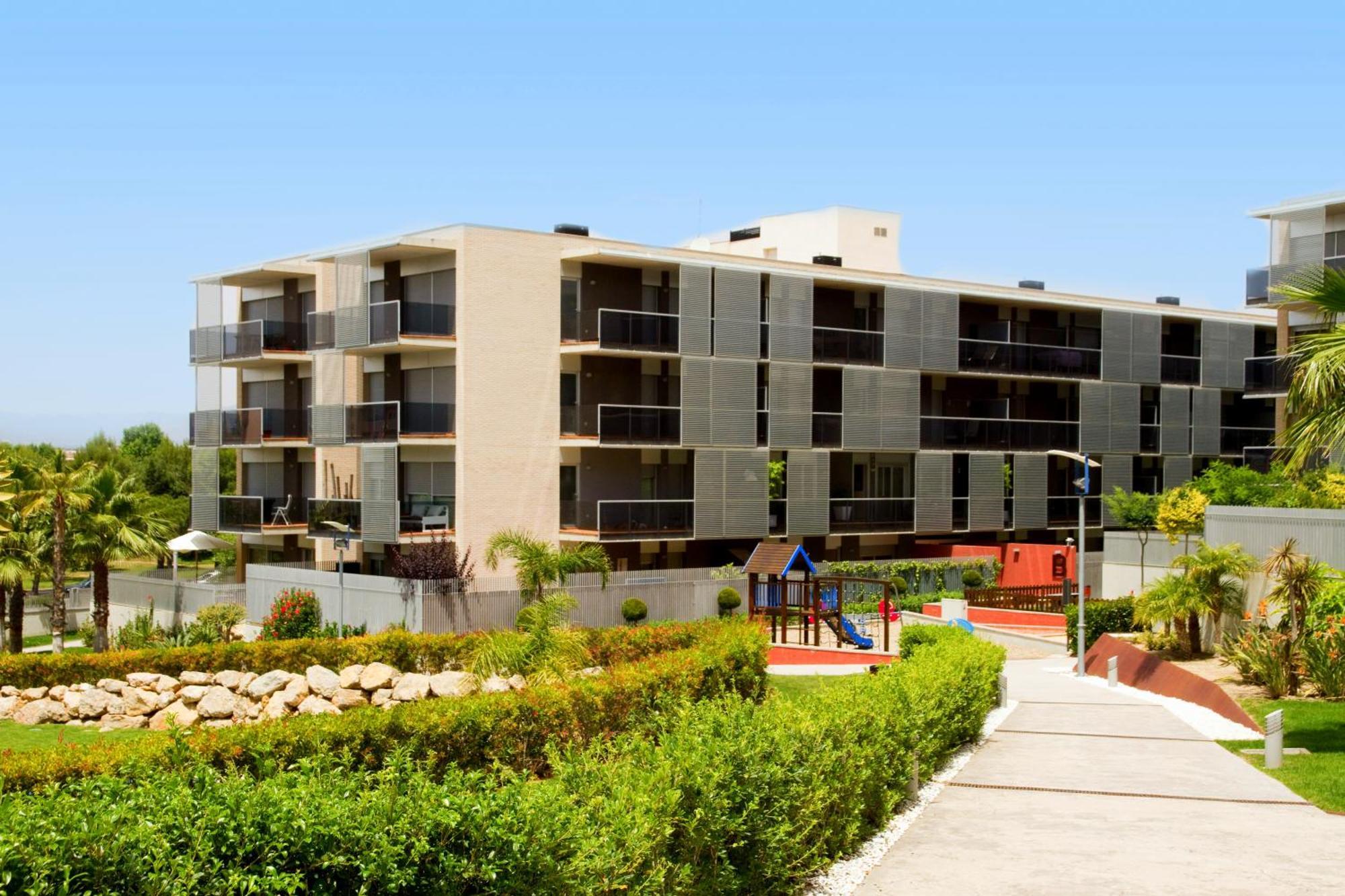 Rentalmar Paradise Families Only Con Parking Salou Exteriör bild