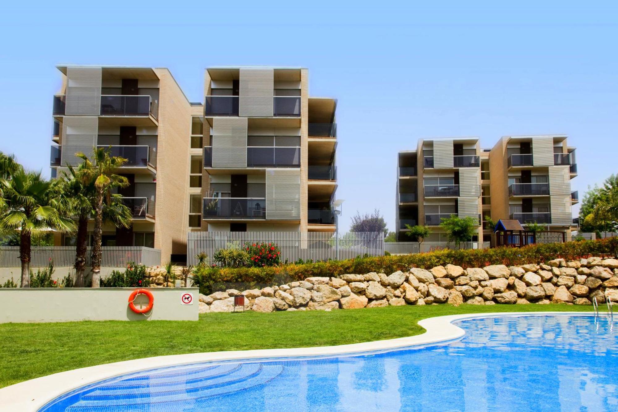 Rentalmar Paradise Families Only Con Parking Salou Exteriör bild